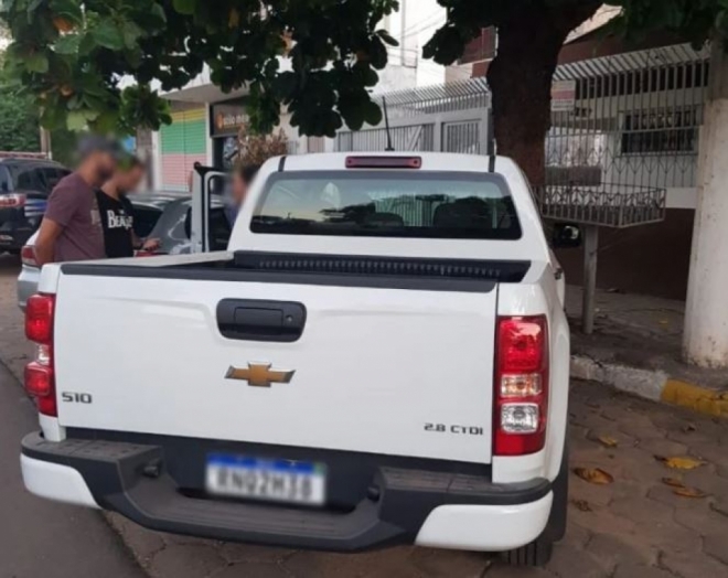 SIG recupera caminhonete furtada a caminho da Bolívia 