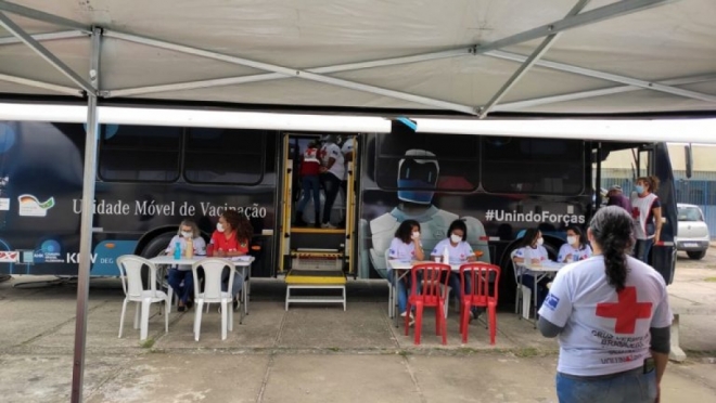 Busão da Vacina começa a atender nesta quinta-feira 