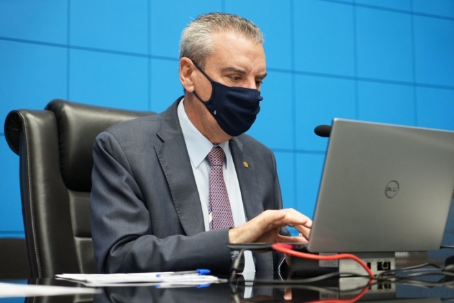 Deputado solicita reforma geral da escola Roberto Scaff
