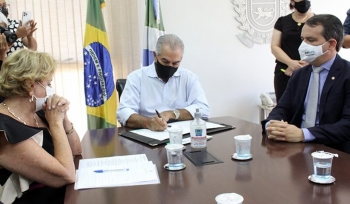 Governo e MPMS assinam termo para reforçar a busca ativa de estudantes que abandonaram a escola 