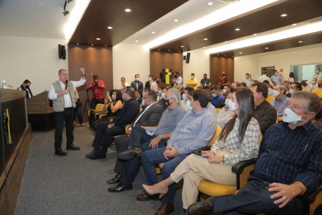 Ministro apresenta programa federal que oferece curso para trabalhadores desempregados