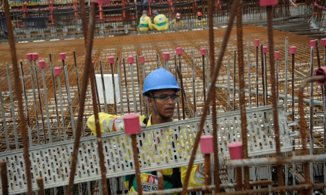 Inflação da construção cai para 0,48% em fevereiro, diz FGV