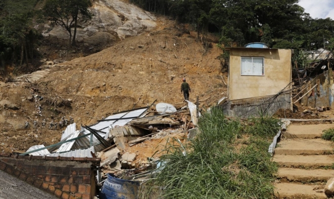 Abrigos de Petrópolis têm 875 pessoas, 12 dias após tragédia