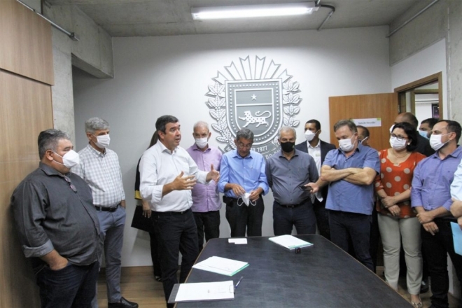 Reinaldo e Riedel autorizam restauração de ruas e avenidas em Murtinho