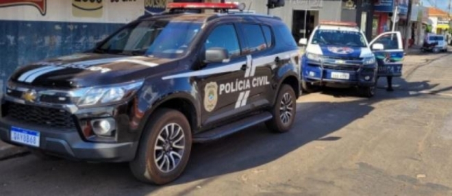 Polícia realiza operação contra venda ilegal de armas 