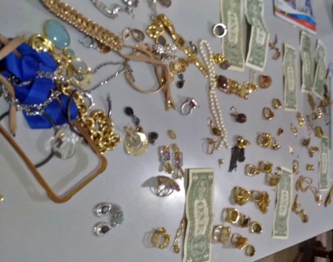Polícia Civil recupera mais de R$ 250 mil em joias e objetos subtraídos
