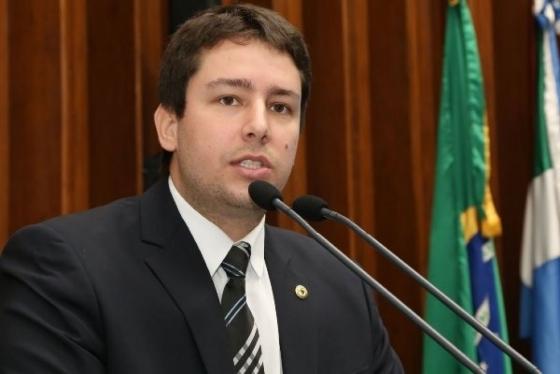 João Henrique se defende após atirar durante sessão da Assembleia 