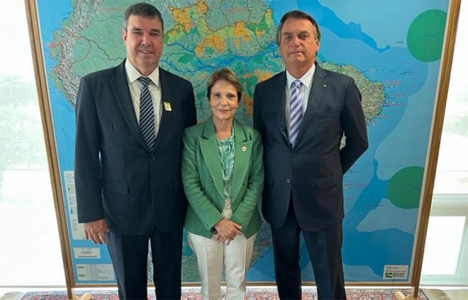 ColunaMarcoEus&eacute;bio