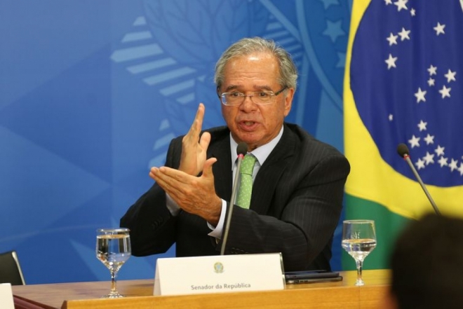 Combustível: presidente propõe ressarcir estados em troca de ICMS zero