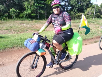 Vindo do Acre, ciclista pedala mais de 2,5 mil km e se encanta com o Bioparque 