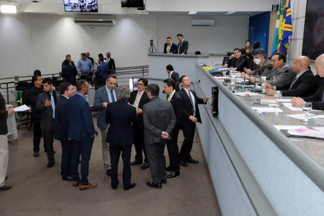 Vereadores analisam quatro projetos, dois vetos e decretos legislativos nesta terça