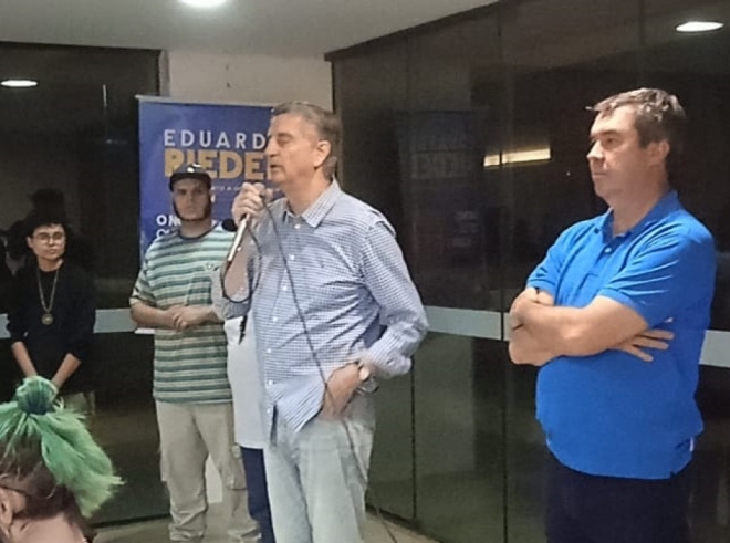 A convite de Dagoberto Nogueira, Riedel se re&uacute;ne com artistas de MS