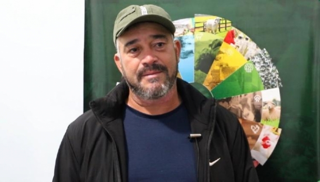 Operador de máquinas quer aprender a ler e escrever para evoluir na profissão