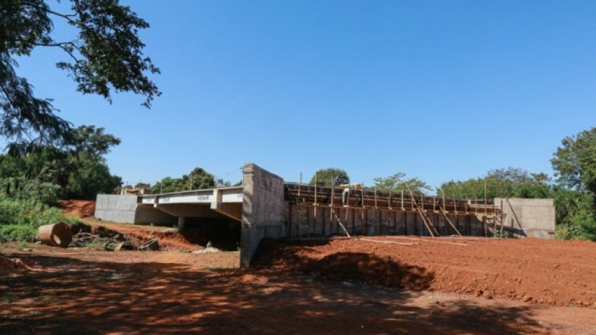 Ponte que dá acesso ao polo empresarial ficará pronta em 30 dias