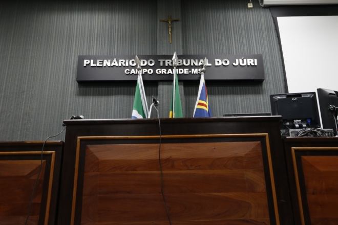 Homem é condenado a 24 anos de prisão por feminicídio de ex-namorada