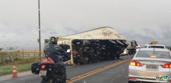 Ventania causa estrago e danifica silos e derruba caminhões em São Gabriel do Oeste