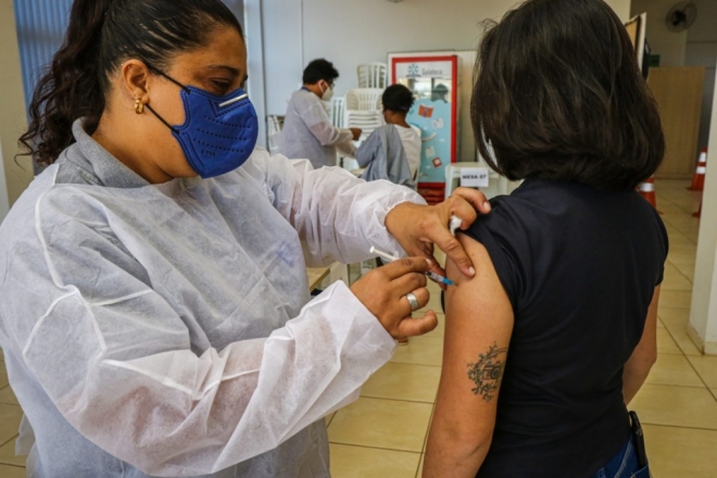 Confira as unidades de plantão neste sábado (13) pelo programa “Vacina Mais”