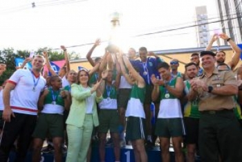 Atletas da ADAC e Comando Militar do Oeste vencem a corrida do facho