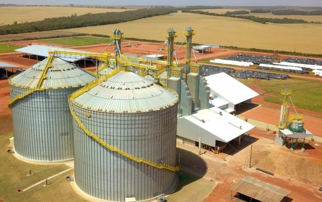 Em inauguração de produtora de sementes, governador destaca investimento em logística