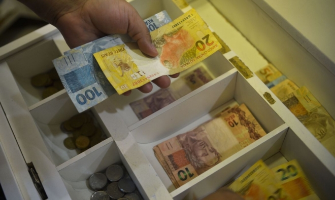 Mercado financeiro reduz proje&ccedil;&atilde;o da infla&ccedil;&atilde;o de 6,7% para 6,61%