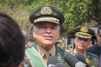 Ap&oacute;s dois anos, militares realizam desfile de 7 de setembro com direito a avi&otilde;es