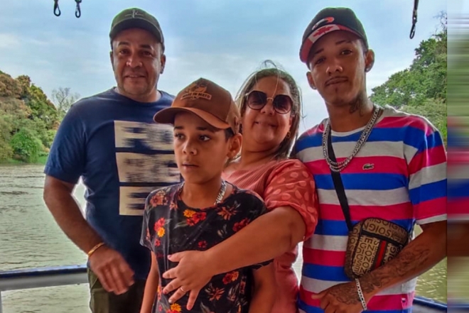 Dezenove anos depois, família consegue pagar promessa a Aparecida e vai até o Santuário agradecer a vida do filho mais velho