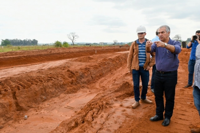 Governo investe R$ 11 milh&otilde;es em obras em Brasil&acirc;ndia e Santa Rita do Pardo