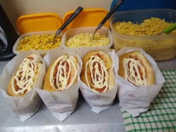 No mesmo endereço há 27 anos Hot Dog “sem nome” é tradição nas moreninhas
