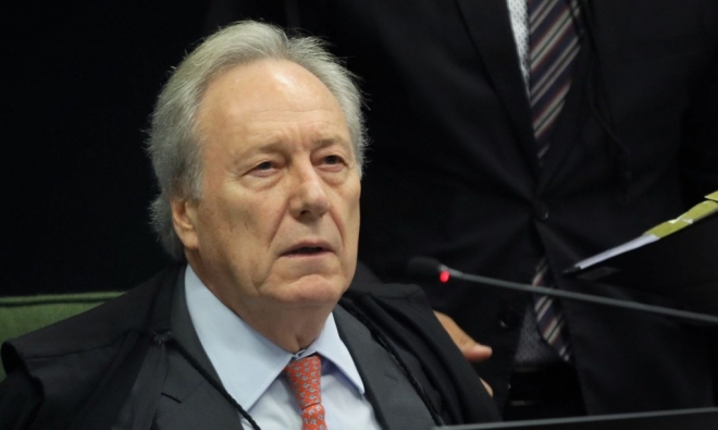 Diante de estrangeiros, ministros do TSE defendem democracia