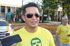 Eleitores se surpreendem ao não poder acompanhar apuração no pátio do TRE-MS