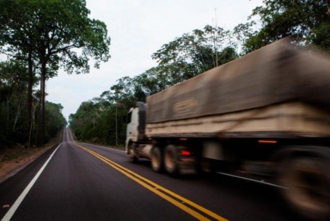 Caminhão Transporte