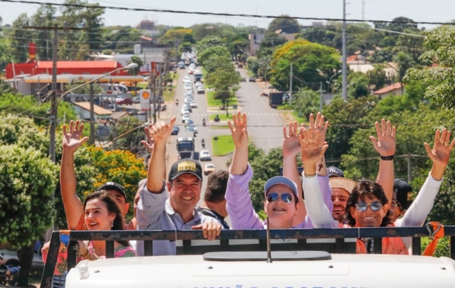 Carreata em Navira&iacute; re&uacute;ne apoiadores de Eduardo Riedel