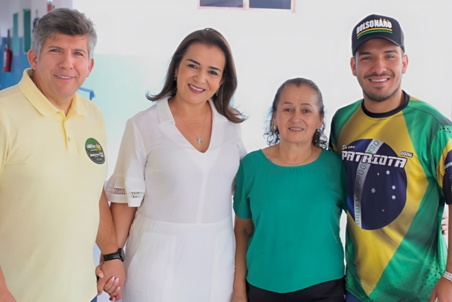 Adriane Lopes vota na Capital e reafirma apoio a Eduardo Riedel 