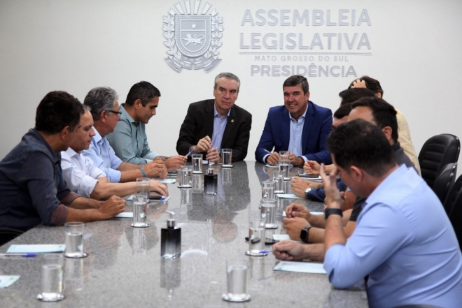 Eduardo Riedel faz sua 1º visita oficial aos deputados estaduais