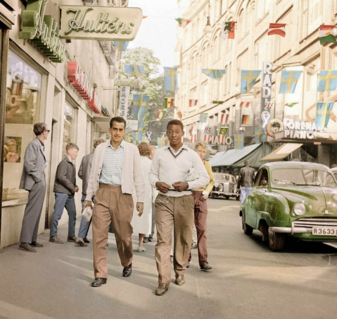 Torcendo do hospital, Pelé posta foto de sua primeira Copa