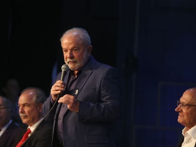 Lula confirma Aloizio Mercadante como presidente BNDES