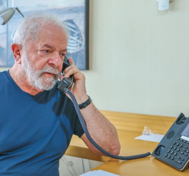 Presidente eleito Lula conversa com o presidente russo Putin