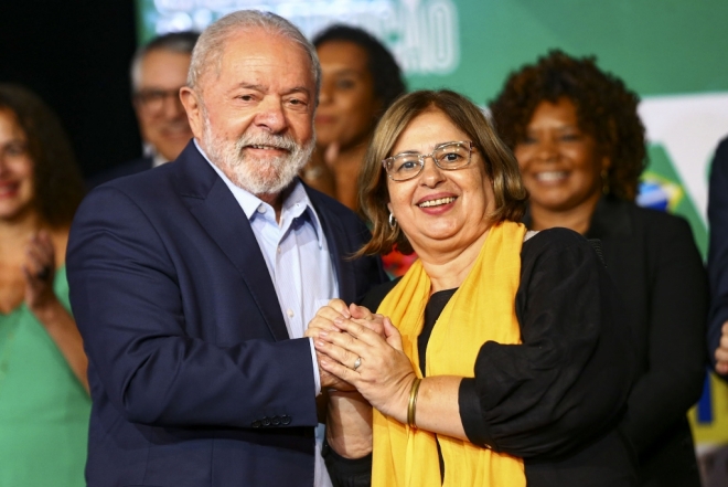 Cida Gonçalves é oficializada como ministra da Mulher