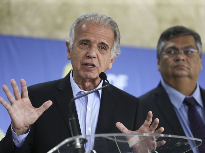 Governador do DF fala em acelerar desmobilização de acampamentos em QG