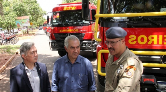 Reinaldo Azambuja entrega mais de 2.600 viaturas em prol da seguran&ccedil;a p&uacute;blica