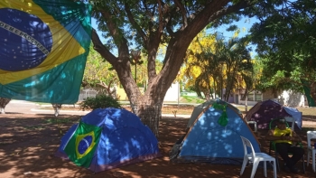 Manifestantes aguardam ordens para próximos passos após posse de Lula