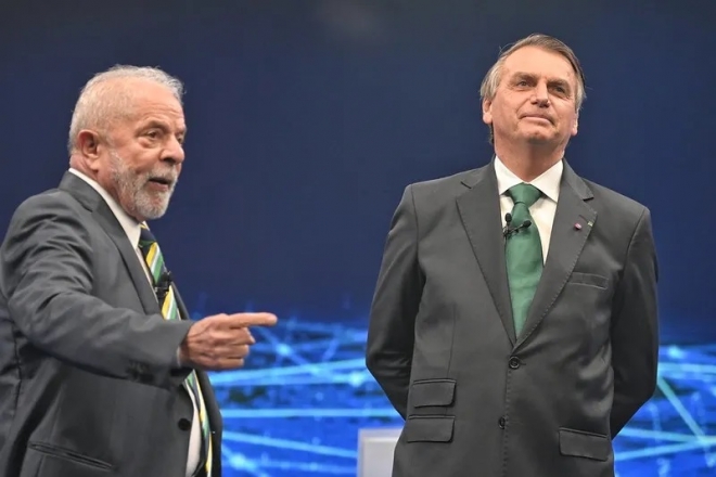 Nacionalmente, Covid continuou ocupando os noticiários, mas a eleição 2022 causou rebuliço com Lula Livre e eleito