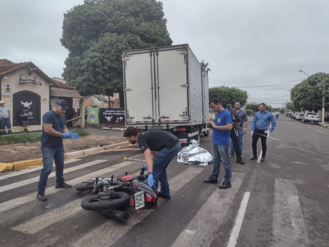 Motociclista de 22 anos morre após ser arrastada por caminhão em Três Lagoas