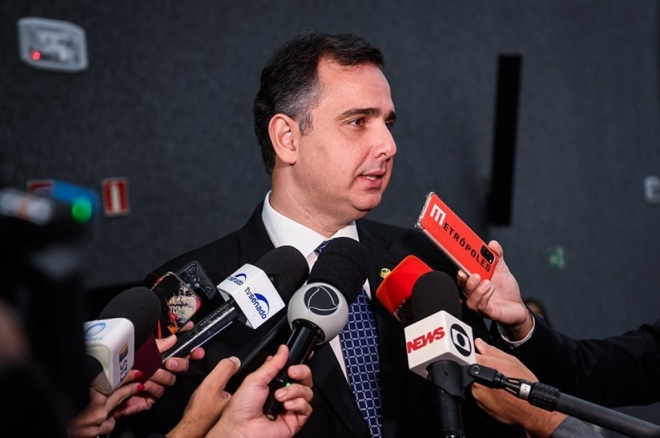 Rodrigo Pacheco repudia invasão do Congresso Nacional e pede “rigor da lei” para manifestantes