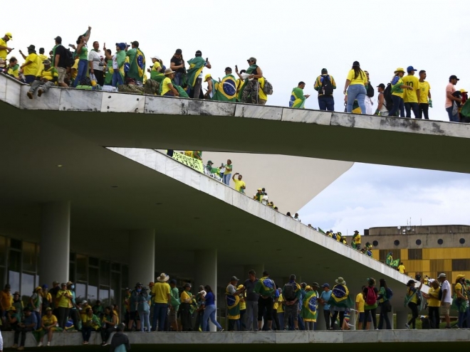 Congresso, Planalto e STF é invadido durante manifestação