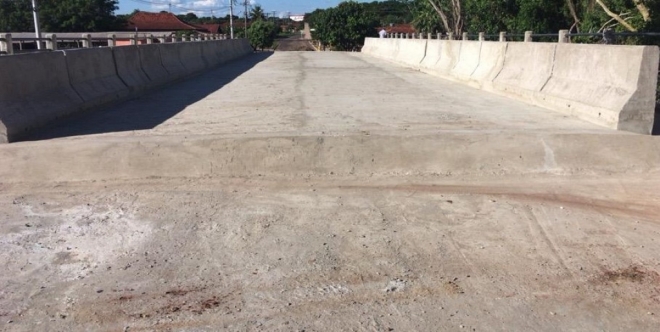Ponte de concreto no córrego Vilas Boas está quase finalizada
