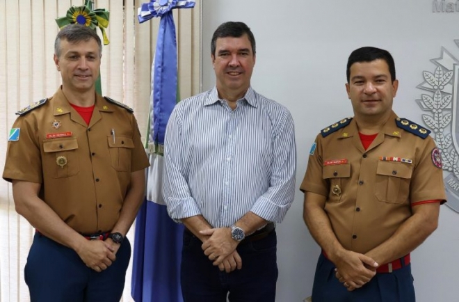 Riedel dá posse ao novo comandante-geral do Corpo de Bombeiros