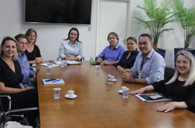 Secretário de Governo debate parcerias na área da saúde com prefeita de Campo Grande