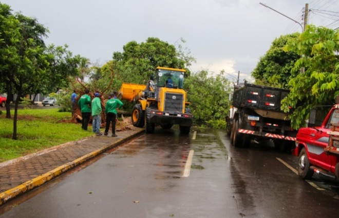 Após estragos causados pelas chuvas, prefeitura realiza força tarefa 