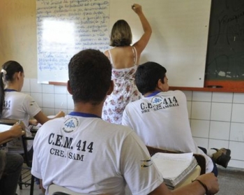Especialistas pedem revogação do novo ensino médio